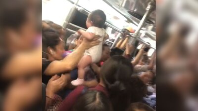 Así viajó un pequeño en un vagón del Metro en la CDMX