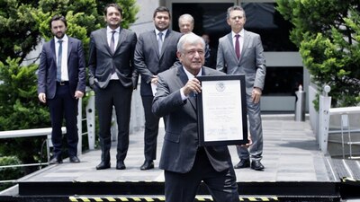El presidente electo recibió su constancia de mayoría