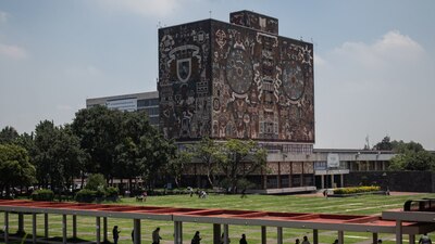 El presidente López Obrador invitó a los estudiantes de la UNAM a dejar atrás la desidia y comodidad
