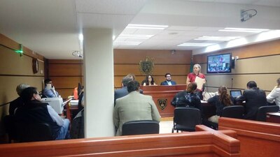 Además deberá pagar la cantidad de 35 mil pesos como reparación del daño