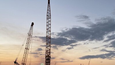 Durante la supervición de la refinería de Dos Bocas, AMLO recibió la buena noticia.