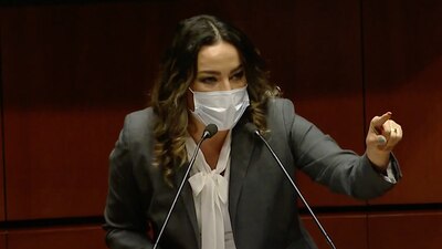 La panista mostró su molestia por la forma en que el gobierno desatiende el sistema de salud