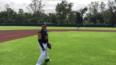 El presidente Andrés Manuel López Obrador presumió un video jugando beisbol