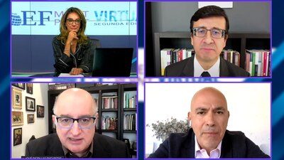 Lourdes Mendoza moderó el foro donde participaron Alejandro Moreno, Roy Campos y Jorge Buendía