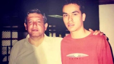El emecista aclaró que dicha foto con López Obrador fue tomada hace más de 20 años