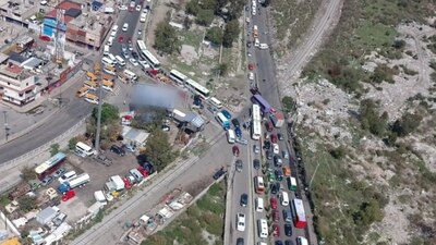 Los bloqueos son realizados por transportistas y activistas del Edomex