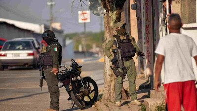 Las periodistas fueron atacadas afuera de una tienda en Cosoleacaque