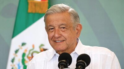 El mandatario contó que una joven le dijo que estaba destruyendo al país