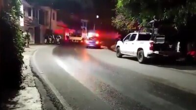 Una persona que fue identificada como el propietario de la funeraria resultó herida