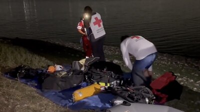 Miembros de la Cruz Roja hicieron inmersiones para el rescate