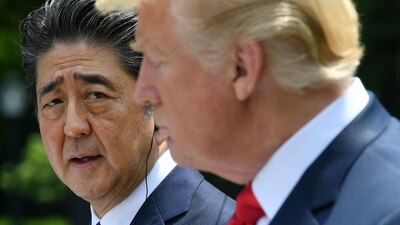 Shinzo Abe y Donald Trump durante el encuentro de las naciones más poderosas del mundo