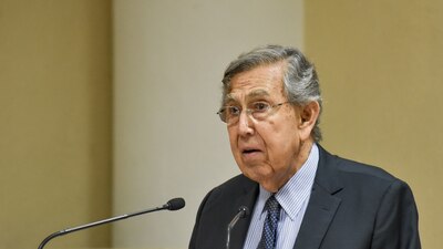 También criticó la estrategia de enviar a las fuerzas armadas a las calles y pidió su retiro