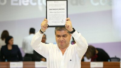 Miguel Riquelme recibió la constancia de gobernador electo el pasado 11 de junio