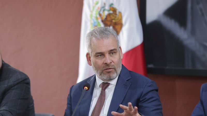 Separan del cargo a policías que agredieron reporteros en marcha ‘Generación Z’ en Michoacán