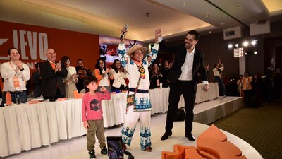 El joven interpretó también Cielito Lindo