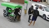 VIDEO: Policía de Yucatán llega en tricimoto a impedir una pelea a machetazos