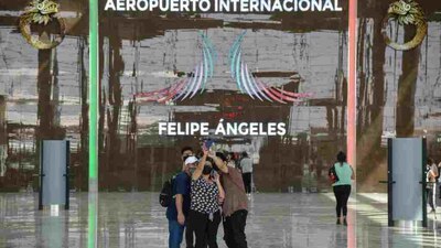 AMLO criticó que el vuelo de Aeroméxico desde el AIFA a Villahermosa sale muy temprano.