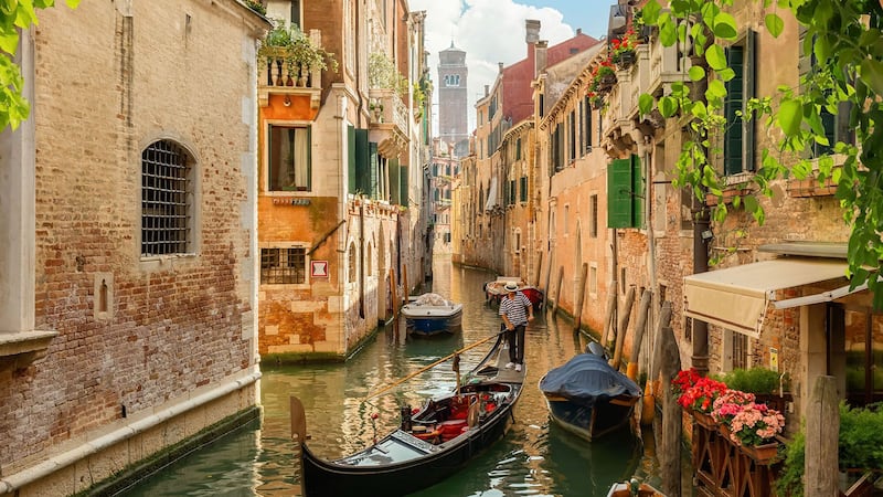VIDEO: Turista polaca cae en un canal de Venecia tras seguir las instrucciones de Google Maps
