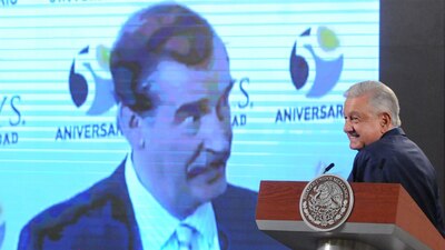 Siguen en su pelea por demostrar quién creo los programas de adultos mayores