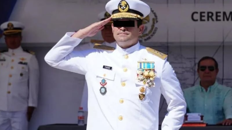 Niegan reincorporar a la Marina a vicealmirante investigado por huachicol fiscal