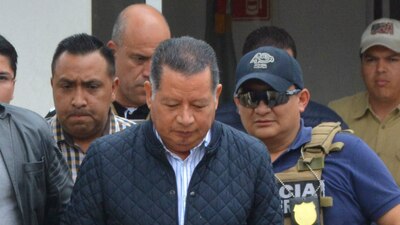 Flaivno Ríos, en primer plano, durante su detención el pasado 12 de marzo de 2017