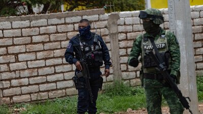 Los cuerpos fueron trasladados para iniciar las investigaciones