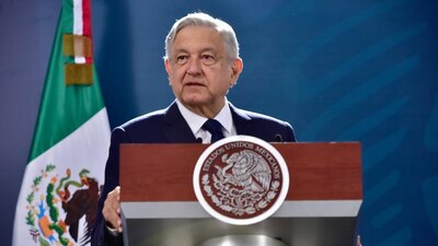 El mandatario dijo que sugiere se presente la denuncia por corrupción en Morena