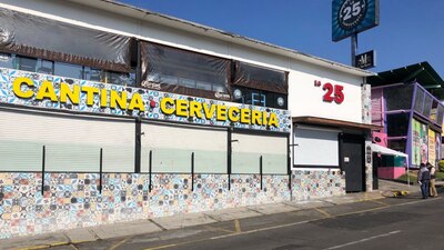 Un grupo armado perpetró un ataque al interior de este bar, ubicado en Michoacán.