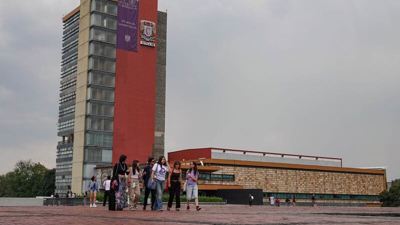 Abogado ve costoso e inviable ampararse contra el Examen de Control de la UNAM