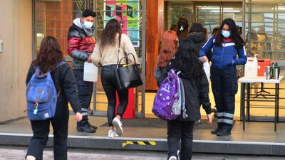 El programa de becas, en su convocatoria 2021, otorga a los alumnos 150 mil pesos al mes