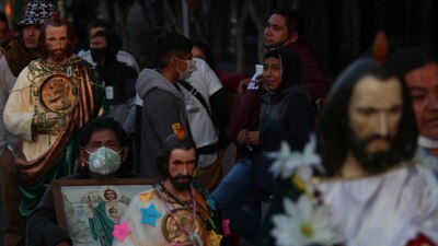 Pese a la pandemia, fieles de San Judas Tadeo acudieron al Templo de San Hipólito