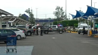 Los hechos ocrrieron alrededor de las 17:00 horas en el estacionamiento de un supermercado