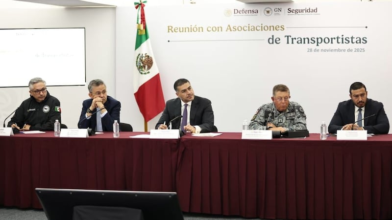 Harfuch se reúne con transportistas para escuchar sus demandas en materia de seguridad