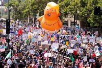 ‘No King’s Day’: Protestas en contra de Trump inundan las calles de EU durante desfile militar