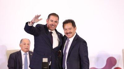 El coordinador de Morena felicitó al exalcalde panista por sumarse a la bancada de Morena