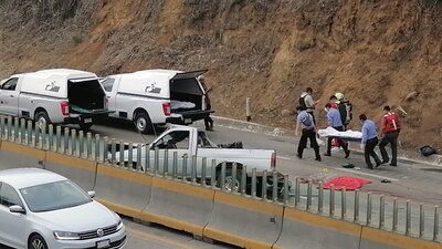 Se reportan al menos otras tres personas heridas