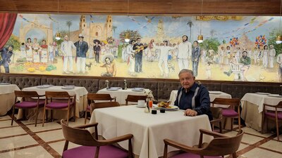 Desayunó huevos motuleños antes de revisar el Tramo 5 del Tren Maya