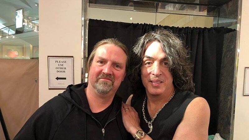 Muere Karl Cochran, exbaterista de Kiss, en accidente automovilístico