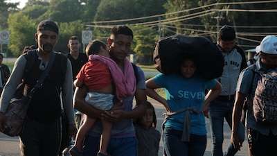 Salvadoreños, hondureños y guatemaltecos cruzan hacia México para huir de la violencia en sus países