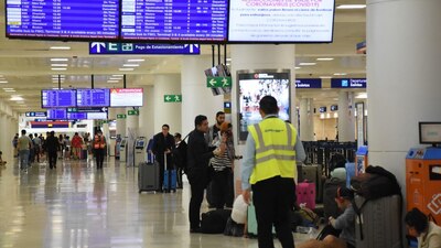 Tiene un nivel 3-alto, y pide que se evite todos los viajes internacionales no esenciales