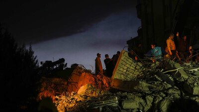 Rescatistas llegados desde más de dos docenas de países se unieron a las acciones de apoyo.