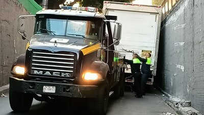La unidad se quedó en el túnel de San Antonio Abad