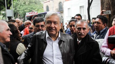 El líder de Morena pidió a legisladores de su partido que visiten los municipios más afectados tras el sismo de 8.2 grados