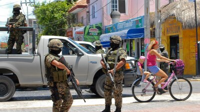 Los elementos del Ejército mexicano vigilan las calles desde hace diez años en la lucha contra el crimen