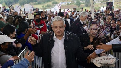 Dio luz verde a los funcionarios de gobierno que quieran participar en la movilización