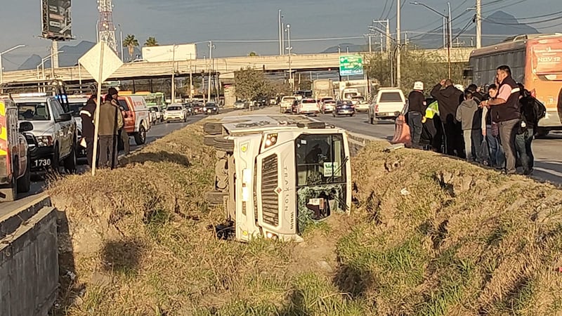 Choques de autobuses en Nuevo León dejan más de 20 lesionados en menos de 4 horas
