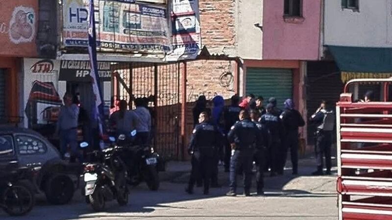 Pobladores linchan a una persona acusada de robo en Hidalgo; reportan 3 lesionados tras la golpiza