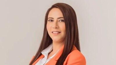 Es licenciada en Derecho y empresaria textil del municipio de Moroleón