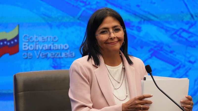 Venezuela enfrentará a EU por la “vía diplomática”, afirma Delcy Rodríguez