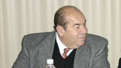 Carvajal ocupó diversos cargos en su partido; en 1997 fue miembro de la comisión de asuntos internacionales
